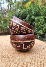 Load image into Gallery viewer, Coconut Shell Bowls