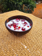Load image into Gallery viewer, Coconut Shell Scented Candle