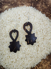 Load image into Gallery viewer, Coconut Shell Earrings